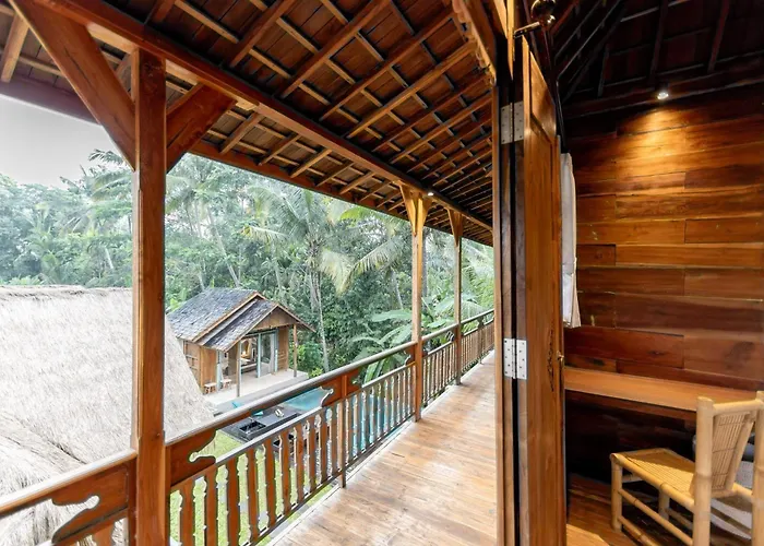 ロッジ Rumah Guci