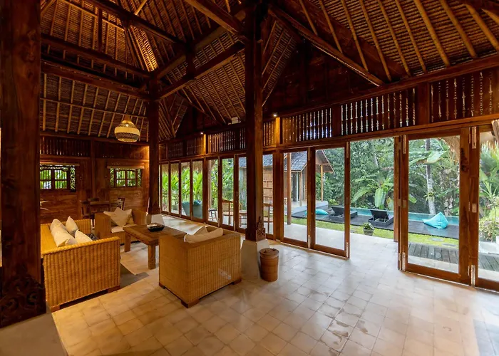 ロッジ Rumah Guci